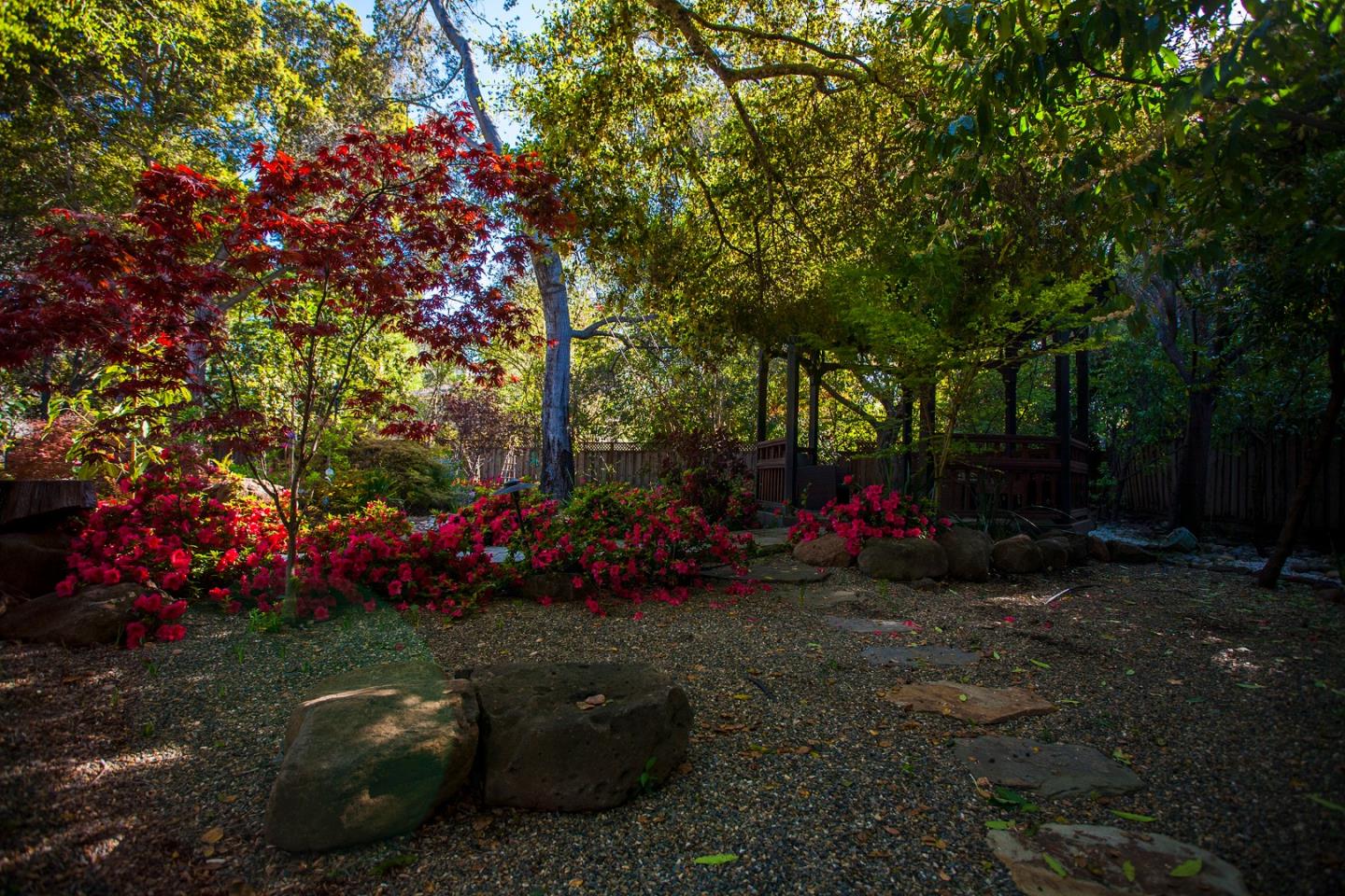 Detail Gallery Image 14 of 47 For 46 Almendral Ave, Atherton,  CA 94027 - 7 Beds | 7/2 Baths