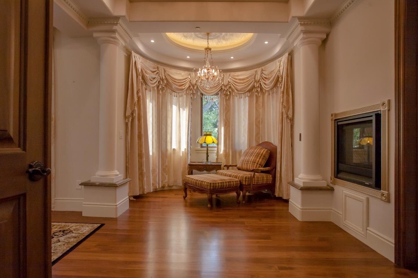 Detail Gallery Image 18 of 47 For 46 Almendral Ave, Atherton,  CA 94027 - 7 Beds | 7/2 Baths