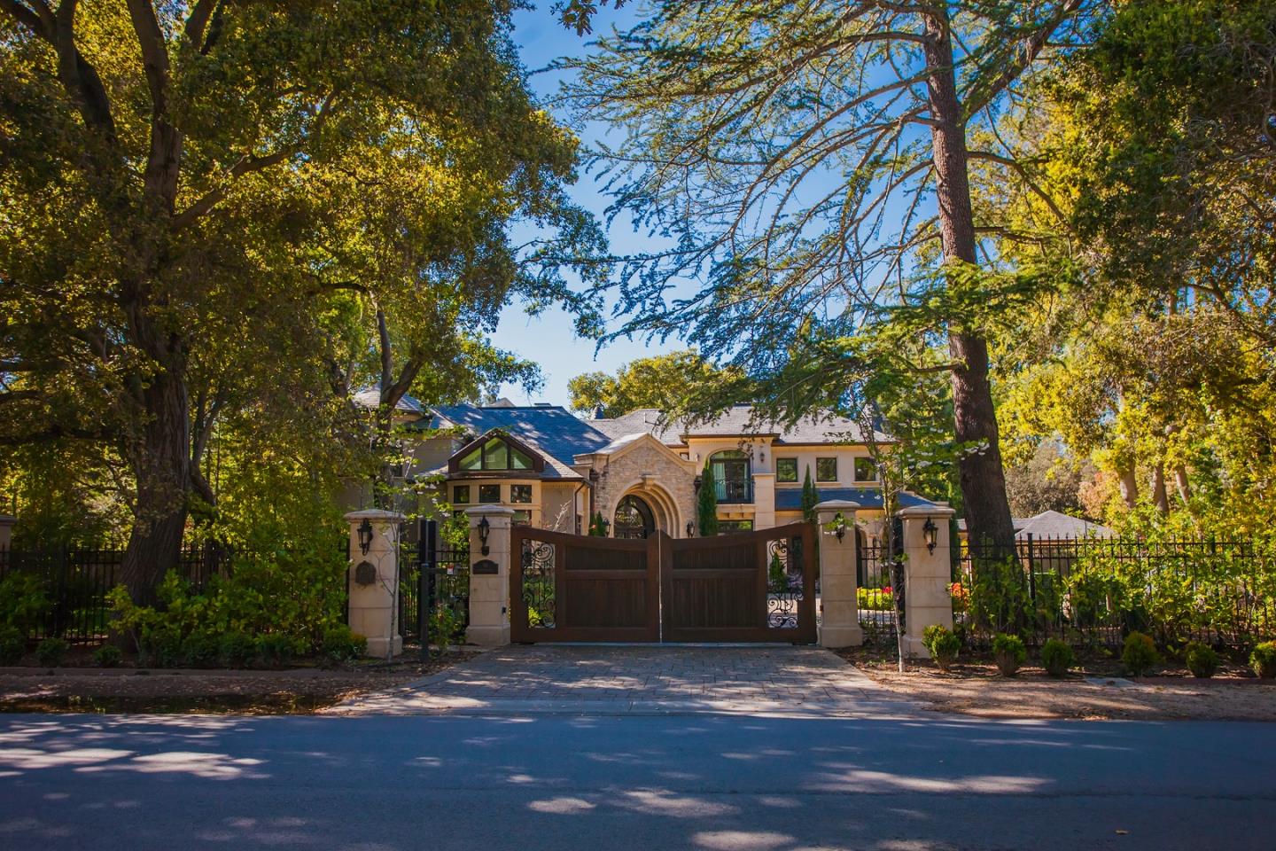 Detail Gallery Image 2 of 47 For 46 Almendral Ave, Atherton,  CA 94027 - 7 Beds | 7/2 Baths