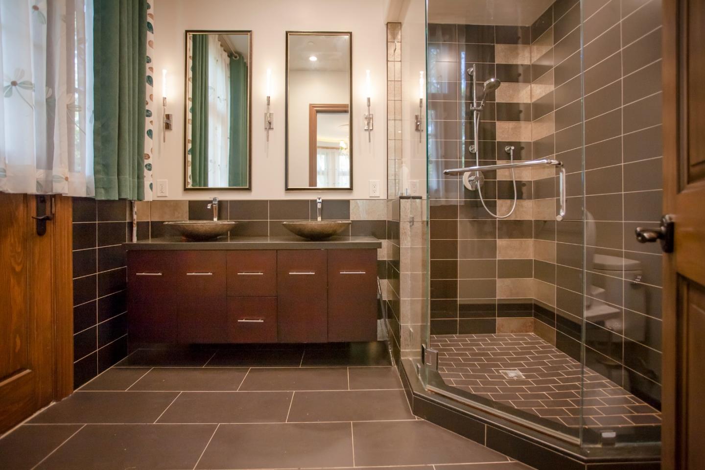 Detail Gallery Image 32 of 47 For 46 Almendral Ave, Atherton,  CA 94027 - 7 Beds | 7/2 Baths