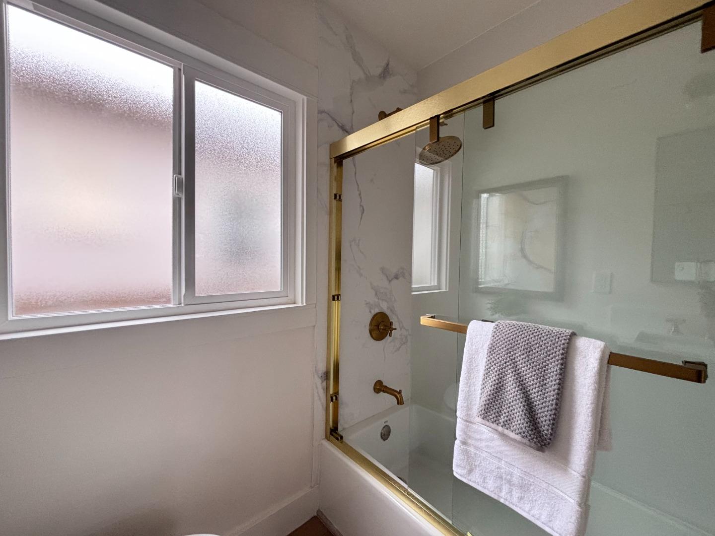 Detail Gallery Image 14 of 19 For 4141 Masterson St, Oakland,  CA 94619 - 2 Beds | 1 Baths