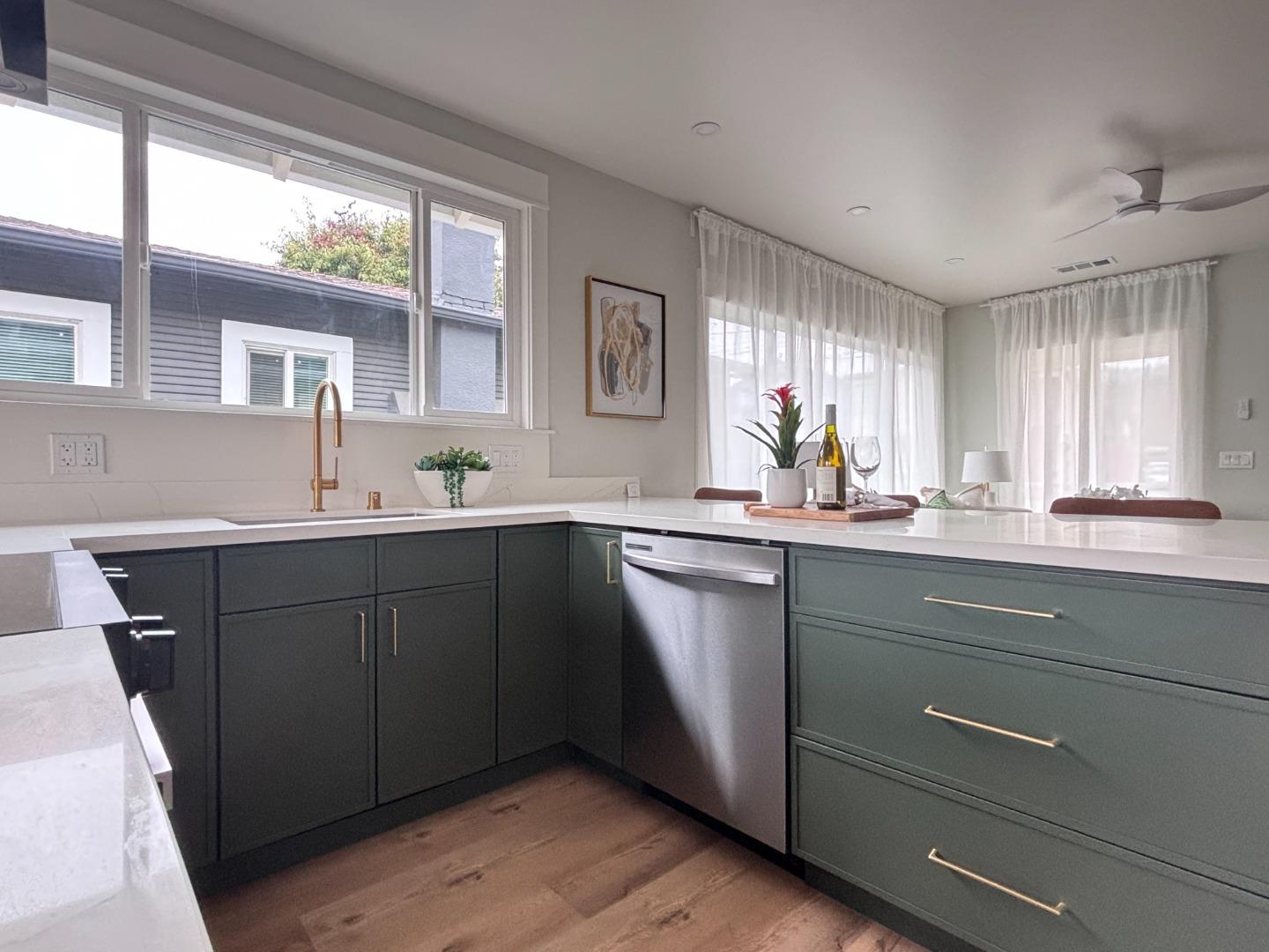 Detail Gallery Image 6 of 19 For 4141 Masterson St, Oakland,  CA 94619 - 2 Beds | 1 Baths