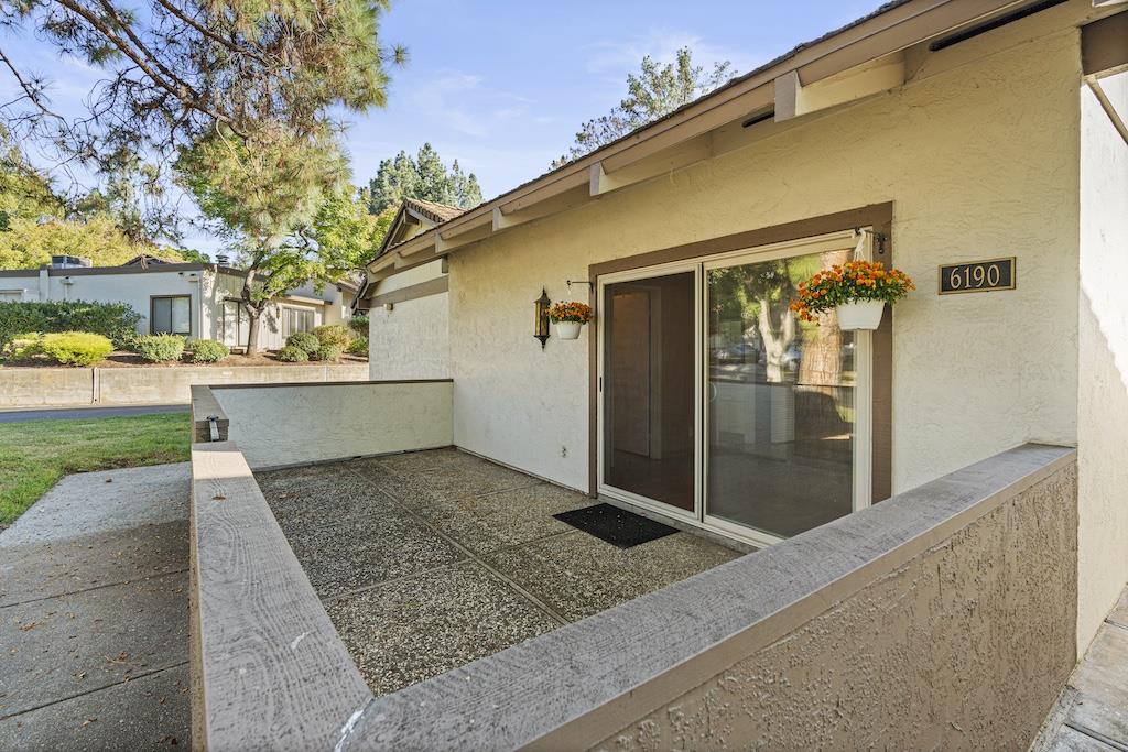 Detail Gallery Image 2 of 20 For 6190 Gerdts Dr, San Jose,  CA 95135 - 1 Beds | 1 Baths