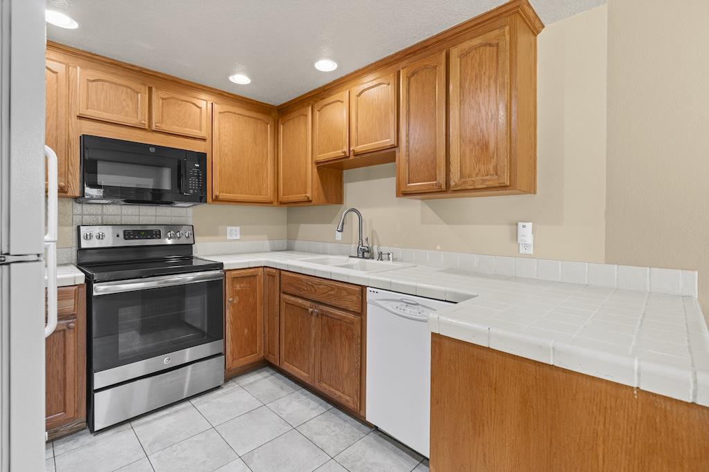 Detail Gallery Image 7 of 20 For 6190 Gerdts Dr, San Jose,  CA 95135 - 1 Beds | 1 Baths