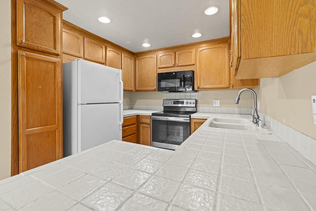 Detail Gallery Image 8 of 20 For 6190 Gerdts Dr, San Jose,  CA 95135 - 1 Beds | 1 Baths