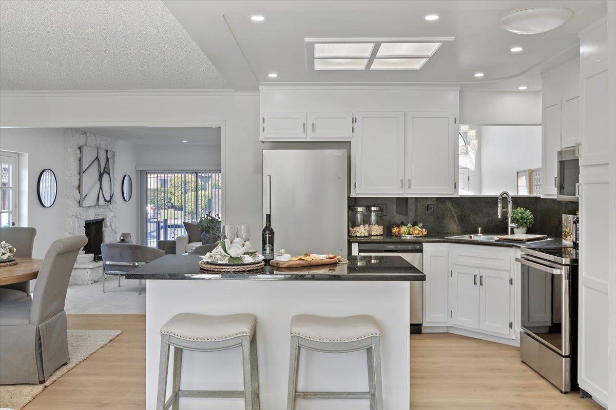 Detail Gallery Image 15 of 38 For 3182 Mckinley Dr, Santa Clara,  CA 95051 - 3 Beds | 2 Baths