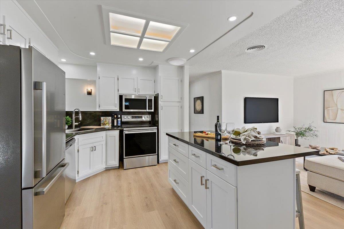 Detail Gallery Image 17 of 38 For 3182 Mckinley Dr, Santa Clara,  CA 95051 - 3 Beds | 2 Baths