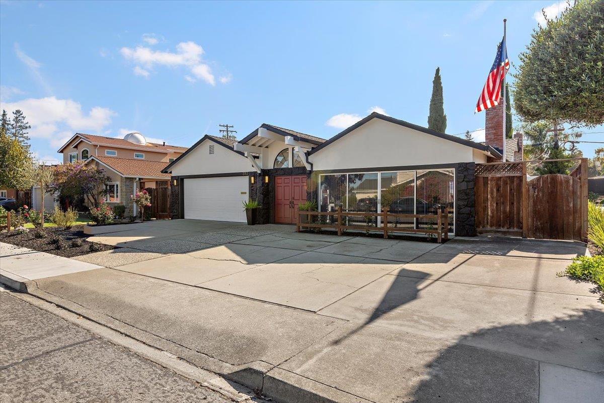 Detail Gallery Image 4 of 38 For 3182 Mckinley Dr, Santa Clara,  CA 95051 - 3 Beds | 2 Baths