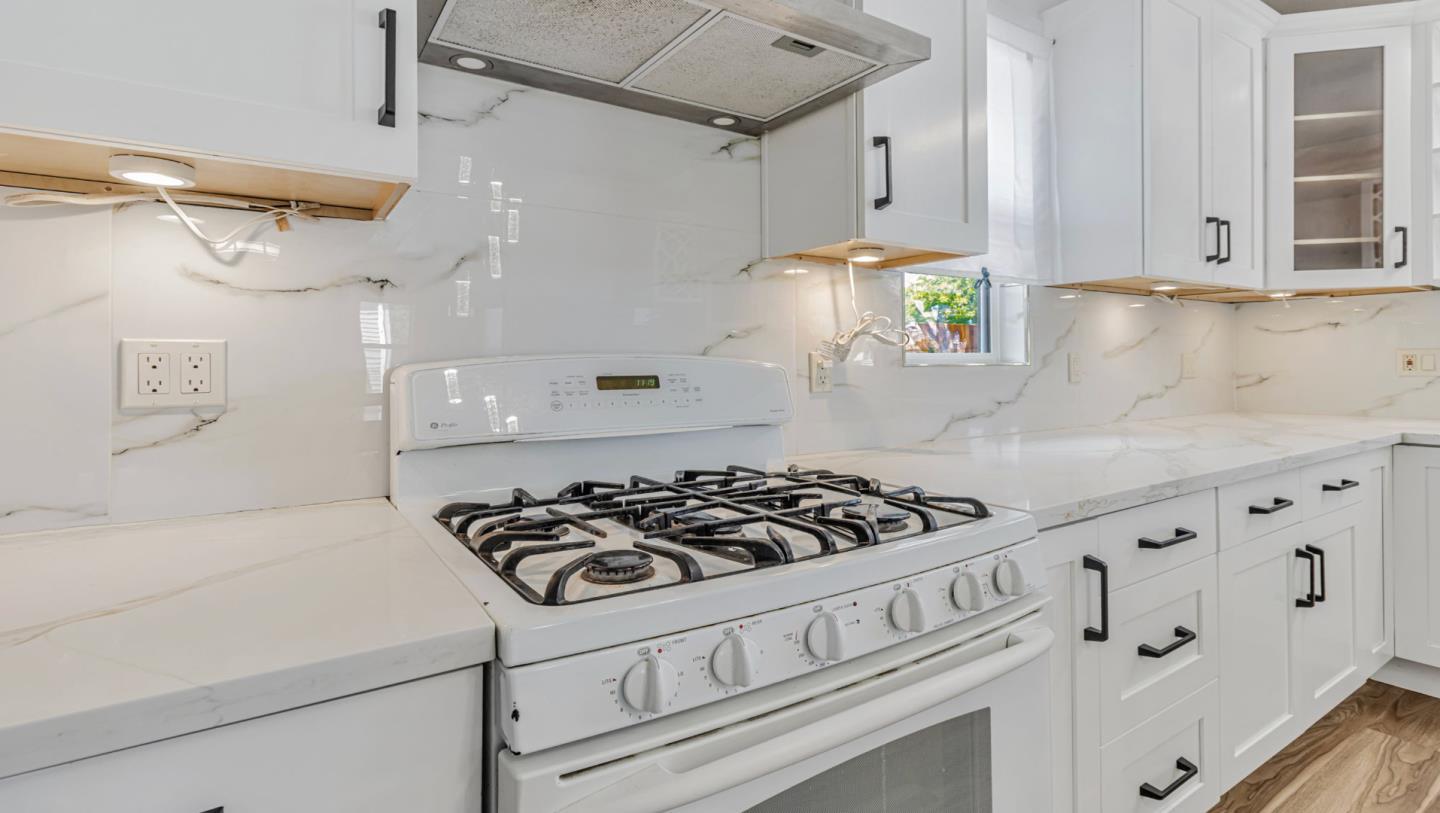 Detail Gallery Image 9 of 25 For 1144 S 9th St, San Jose,  CA 95112 - 3 Beds | 2 Baths