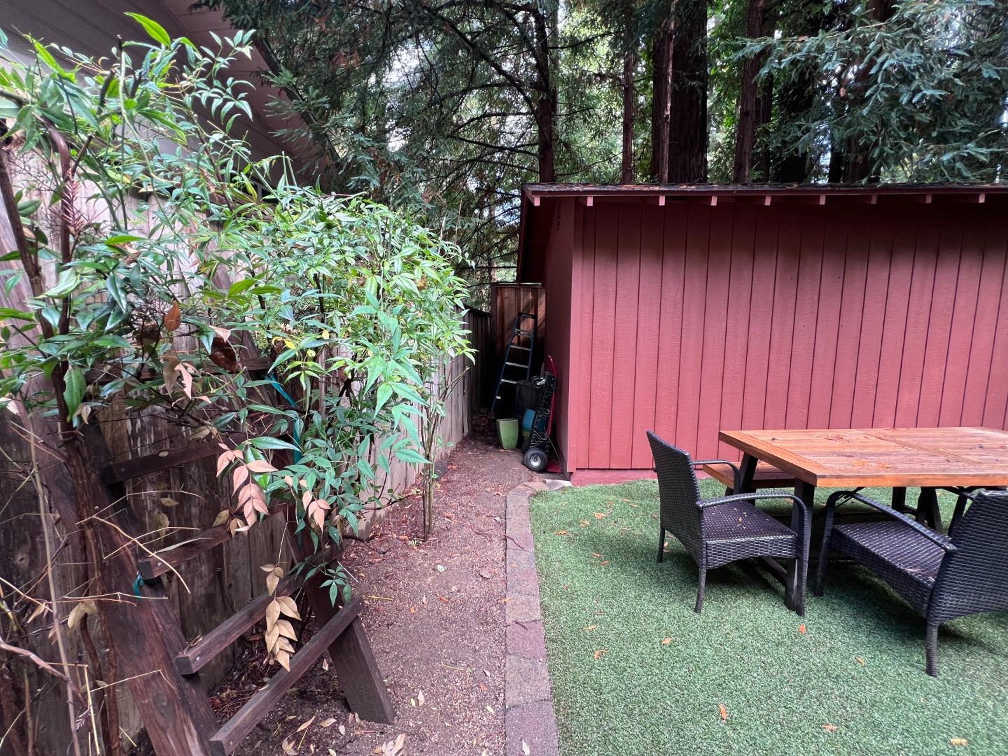 Detail Gallery Image 4 of 10 For 165 Saint Francis Dr, Boulder Creek,  CA 95006 - 2 Beds | 1/1 Baths