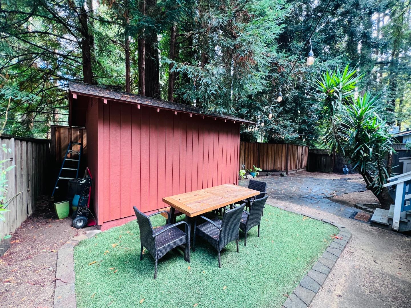 Detail Gallery Image 5 of 10 For 165 Saint Francis Dr, Boulder Creek,  CA 95006 - 2 Beds | 1/1 Baths