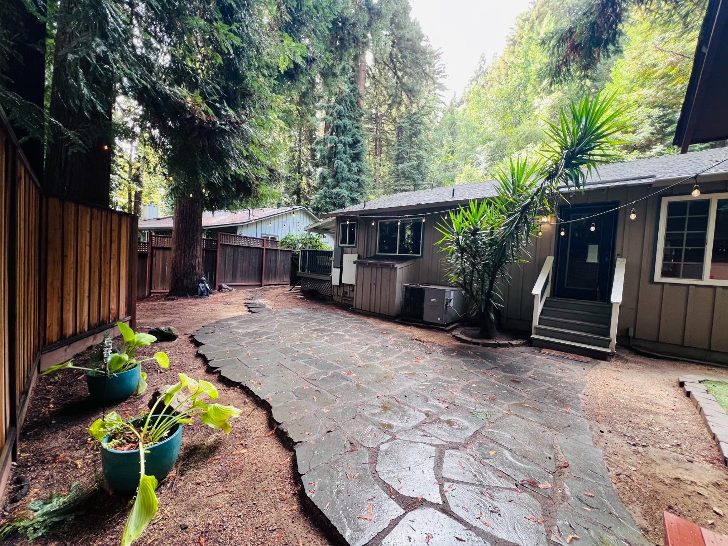 Detail Gallery Image 7 of 10 For 165 Saint Francis Dr, Boulder Creek,  CA 95006 - 2 Beds | 1/1 Baths