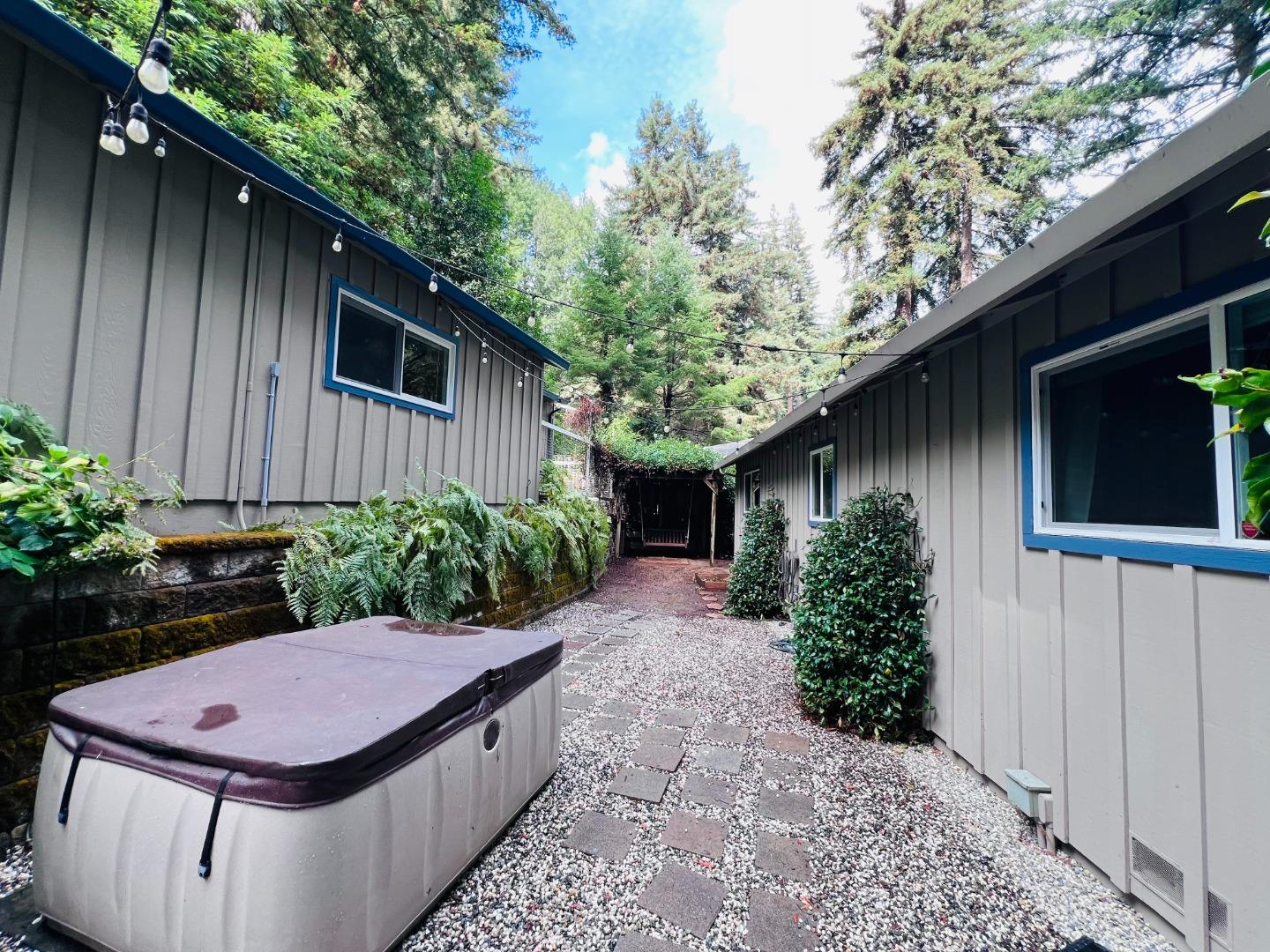 Detail Gallery Image 8 of 10 For 165 Saint Francis Dr, Boulder Creek,  CA 95006 - 2 Beds | 1/1 Baths