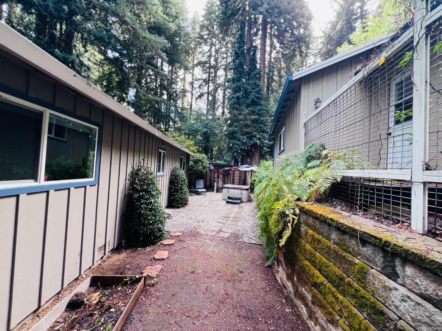 Detail Gallery Image 9 of 10 For 165 Saint Francis Dr, Boulder Creek,  CA 95006 - 2 Beds | 1/1 Baths