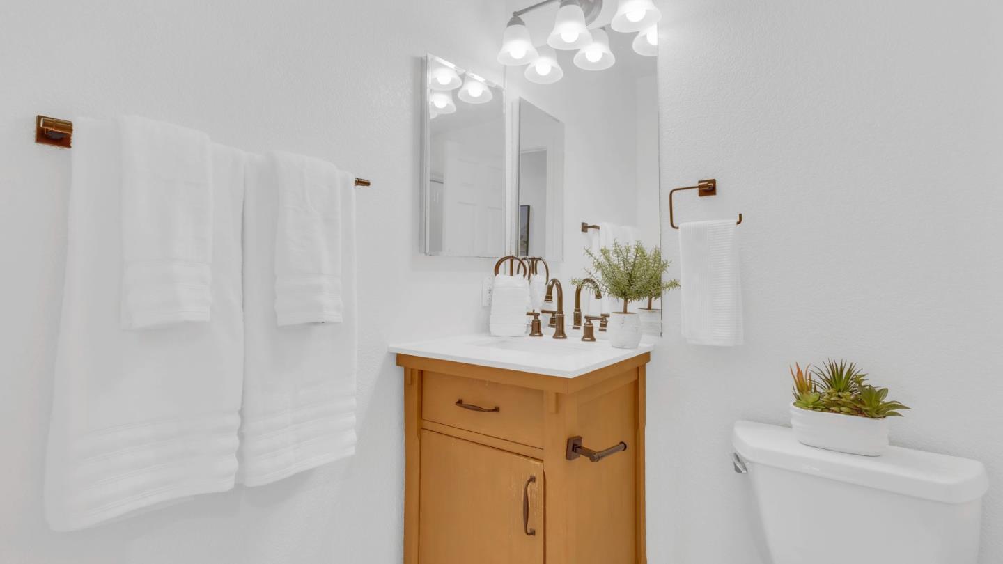 Detail Gallery Image 14 of 22 For 17391 Walnut Grove Dr, Morgan Hill,  CA 95037 - 4 Beds | 3 Baths