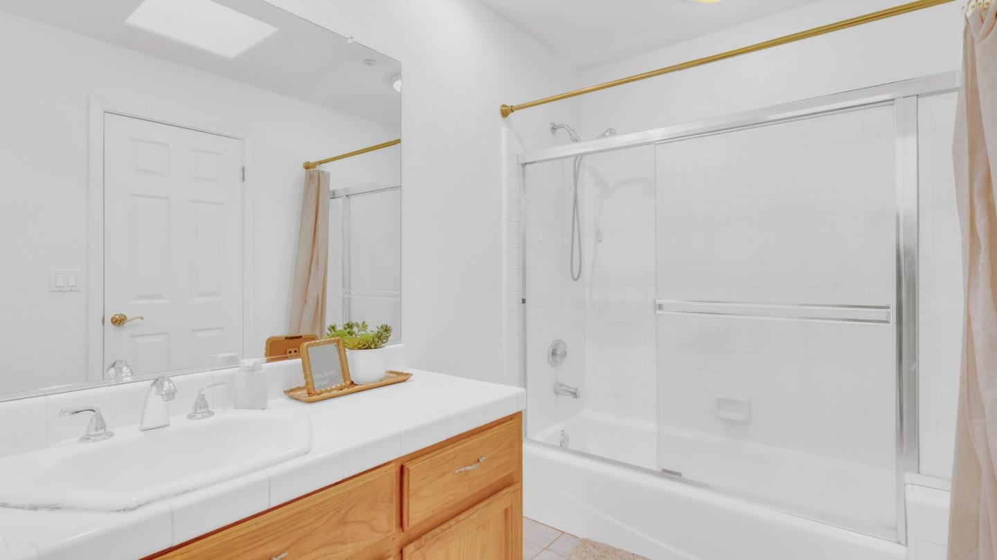 Detail Gallery Image 16 of 22 For 17391 Walnut Grove Dr, Morgan Hill,  CA 95037 - 4 Beds | 3 Baths