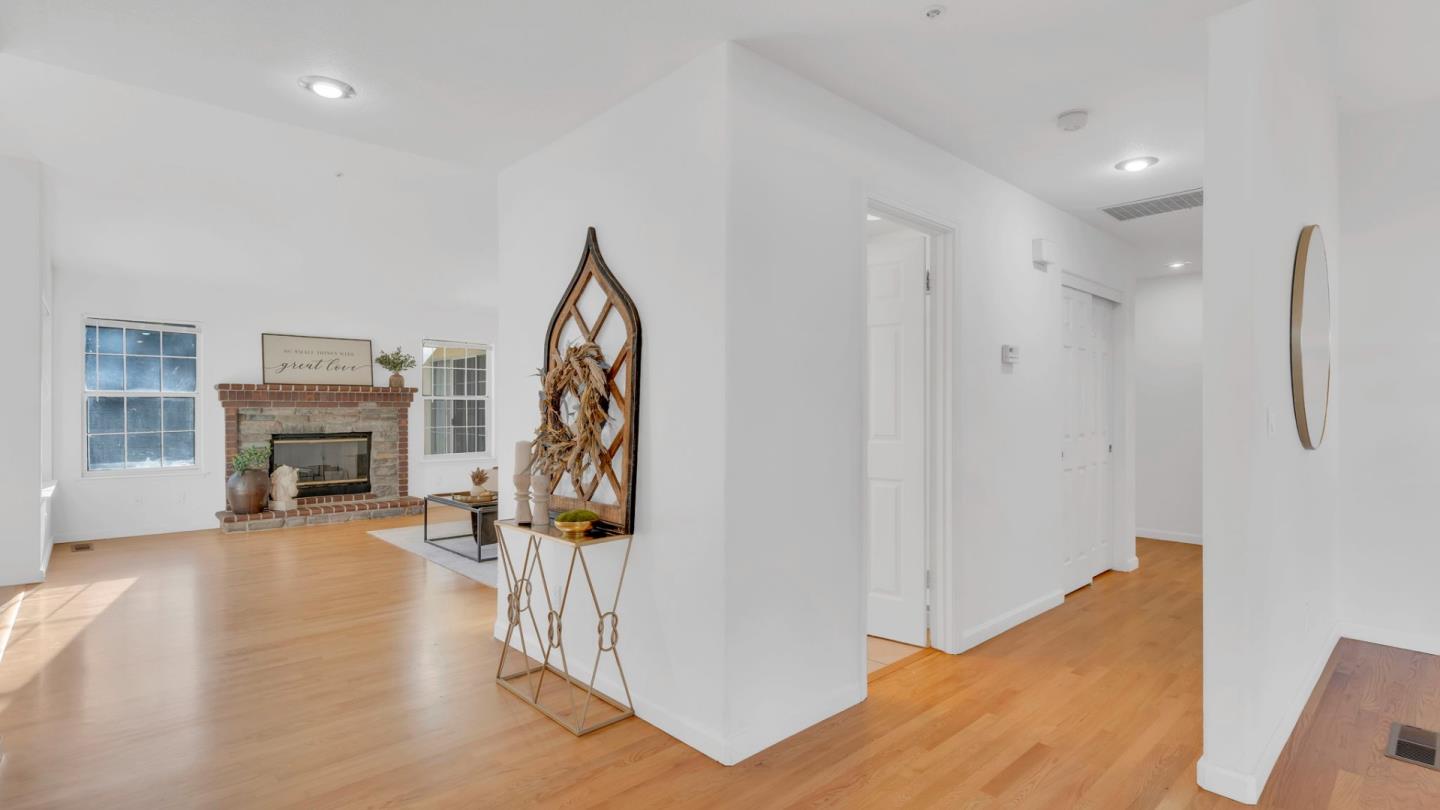 Detail Gallery Image 5 of 22 For 17391 Walnut Grove Dr, Morgan Hill,  CA 95037 - 4 Beds | 3 Baths