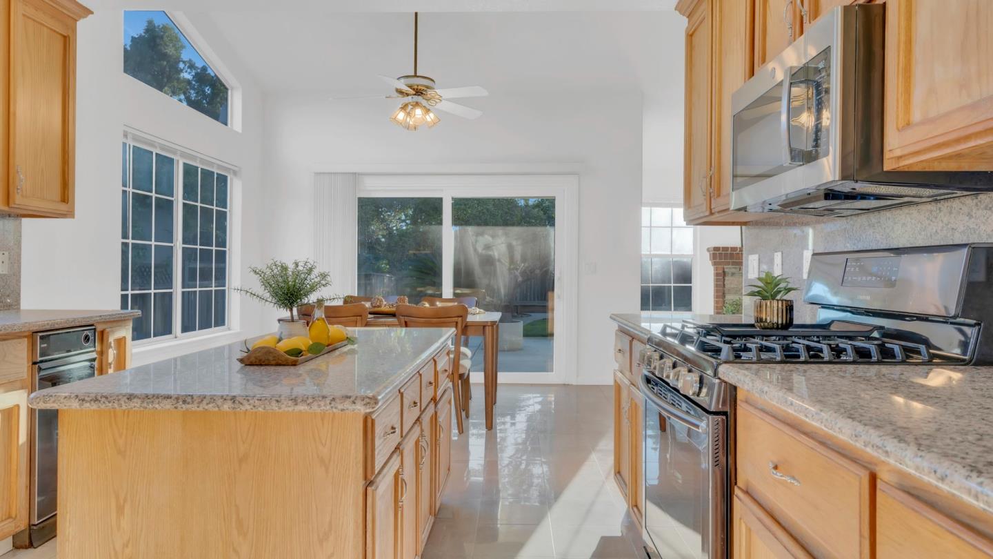 Detail Gallery Image 9 of 22 For 17391 Walnut Grove Dr, Morgan Hill,  CA 95037 - 4 Beds | 3 Baths