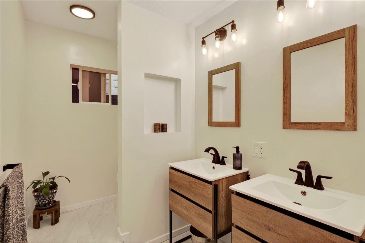 Detail Gallery Image 13 of 41 For 20851 Assiniboine Trl, Los Gatos,  CA 95033 - 3 Beds | 1/1 Baths