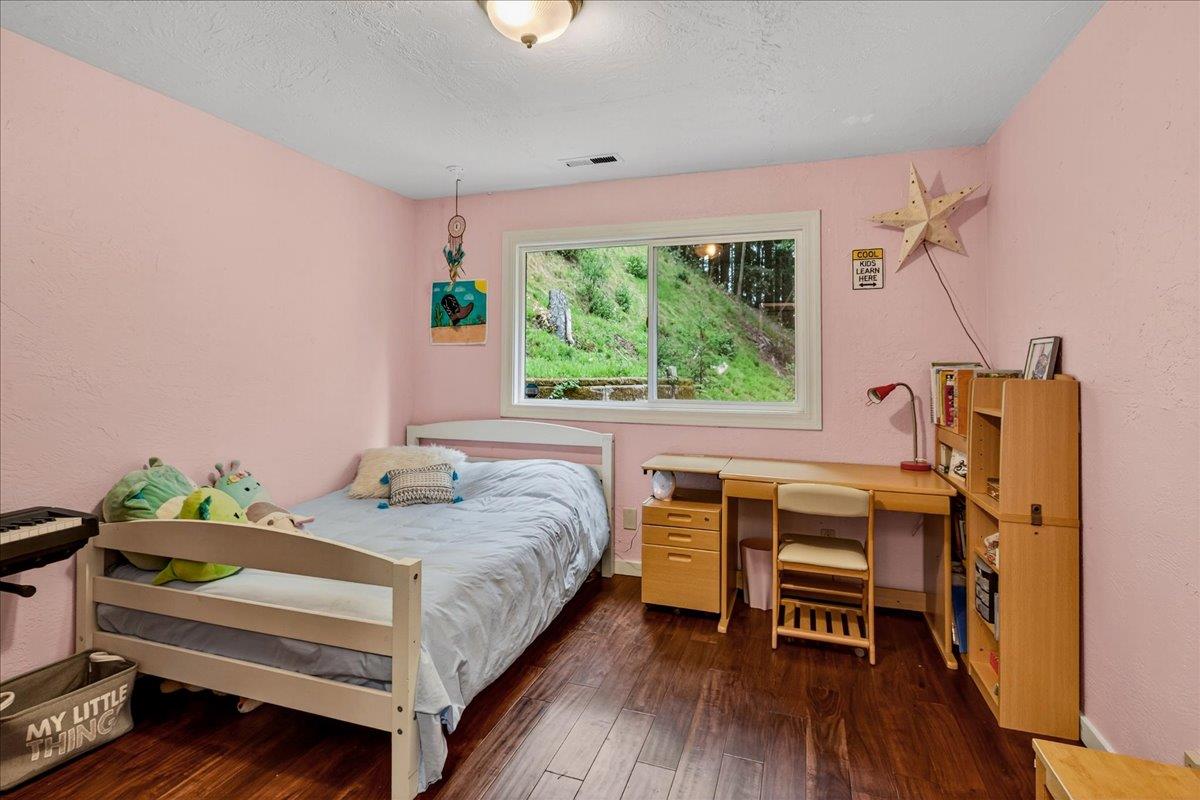 Detail Gallery Image 15 of 41 For 20851 Assiniboine Trl, Los Gatos,  CA 95033 - 3 Beds | 1/1 Baths