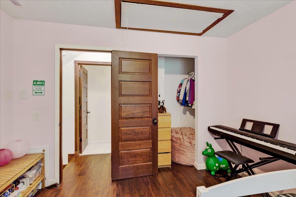 Detail Gallery Image 16 of 41 For 20851 Assiniboine Trl, Los Gatos,  CA 95033 - 3 Beds | 1/1 Baths