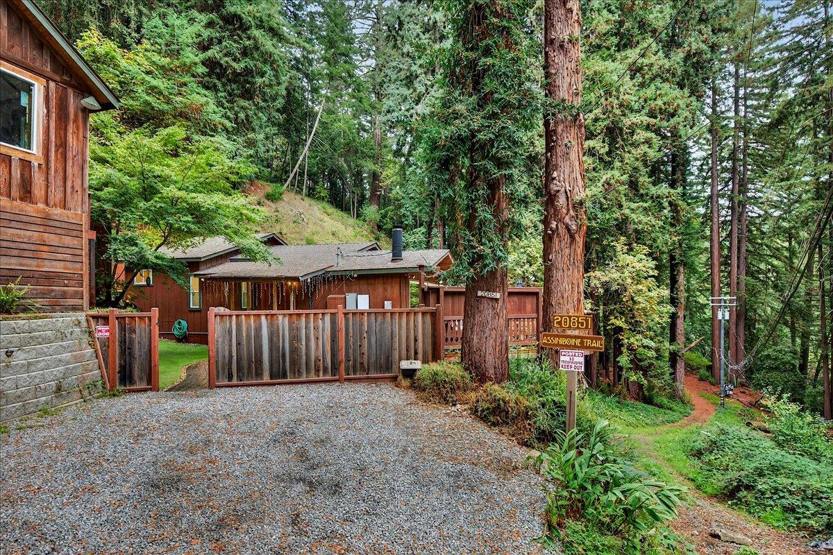 Detail Gallery Image 3 of 41 For 20851 Assiniboine Trl, Los Gatos,  CA 95033 - 3 Beds | 1/1 Baths