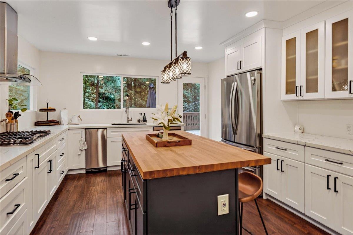 Detail Gallery Image 9 of 41 For 20851 Assiniboine Trl, Los Gatos,  CA 95033 - 3 Beds | 1/1 Baths