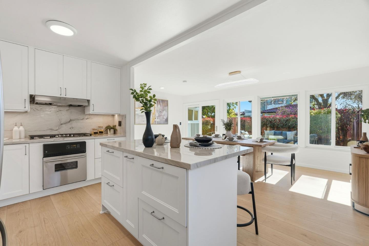 Detail Gallery Image 10 of 38 For 19990 Pear Tree Ln, Cupertino,  CA 95014 - 3 Beds | 2 Baths