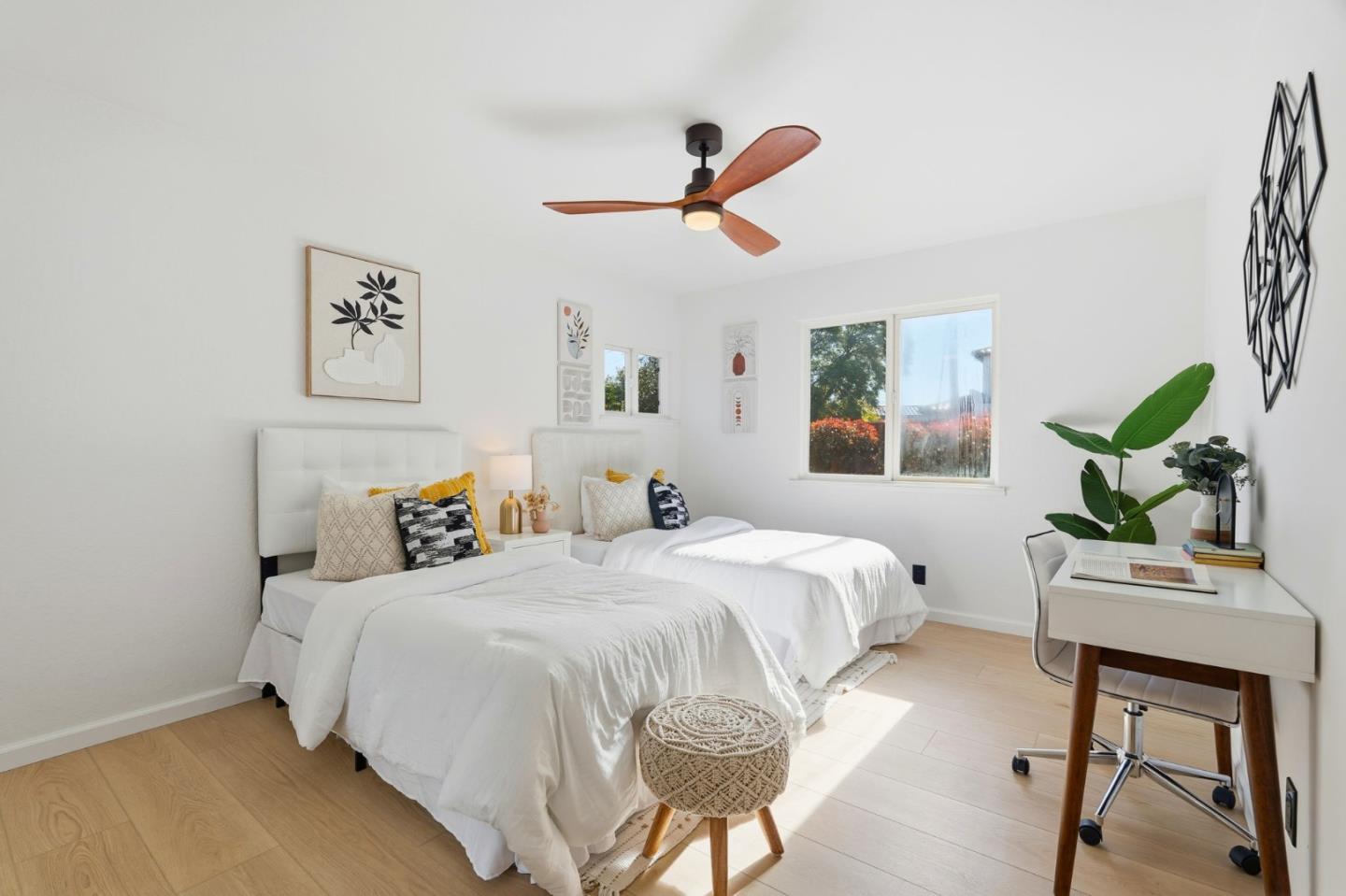 Detail Gallery Image 19 of 38 For 19990 Pear Tree Ln, Cupertino,  CA 95014 - 3 Beds | 2 Baths