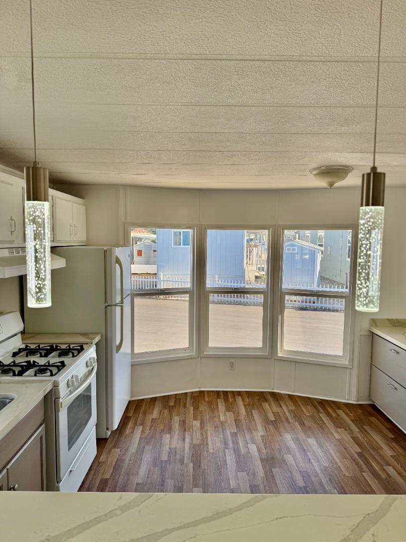 Detail Gallery Image 4 of 19 For 12350 Christensen Rd #76,  Salinas,  CA 93907 - 2 Beds | 1 Baths