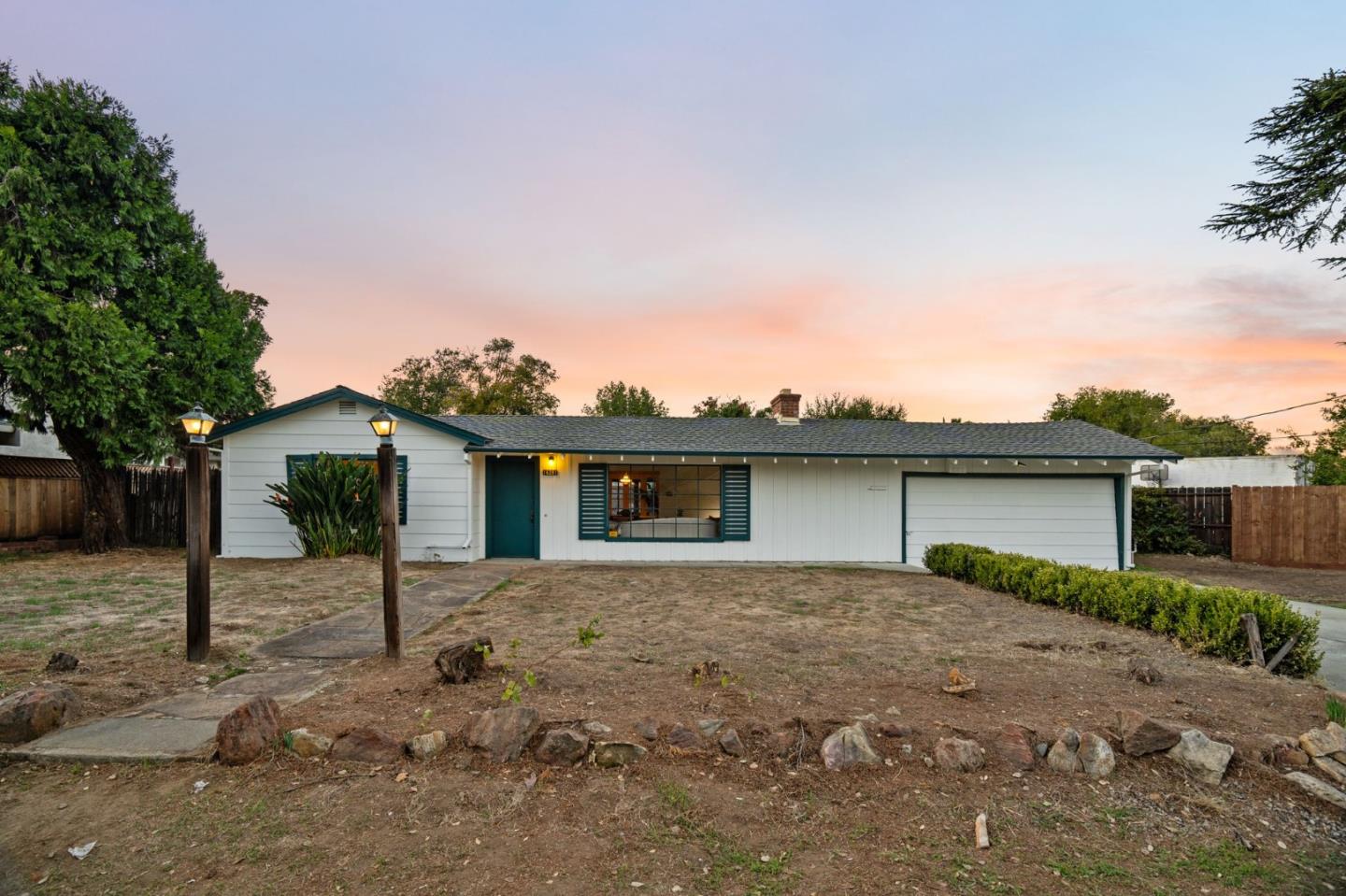 Detail Gallery Image 2 of 50 For 16281 Camino Del Sol, Los Gatos,  CA 95032 - 2 Beds | 1 Baths