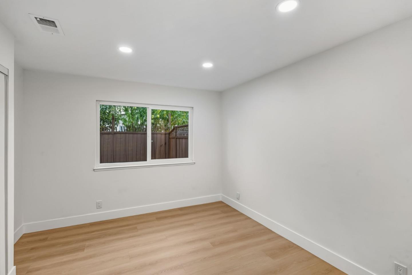 Detail Gallery Image 26 of 37 For 374 Manzanita Ct, Milpitas,  CA 95035 - 3 Beds | 2 Baths