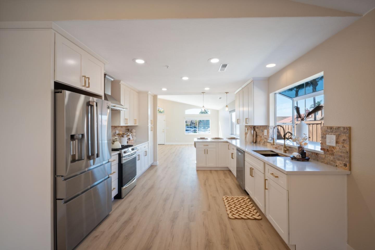 Detail Gallery Image 16 of 42 For 1439 Wolf Ct, Salinas,  CA 93905 - 4 Beds | 2 Baths