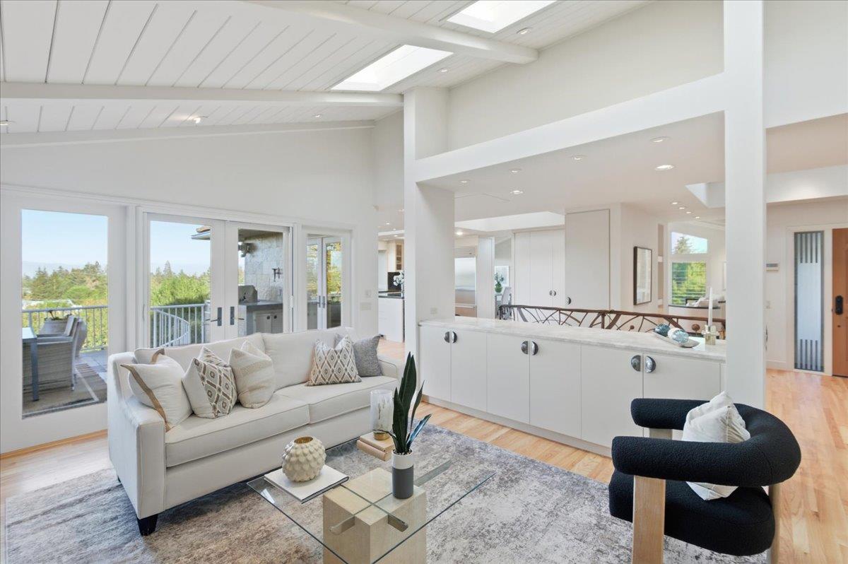 Detail Gallery Image 19 of 50 For 920 Oxford Dr, Los Altos,  CA 94024 - 4 Beds | 3/1 Baths