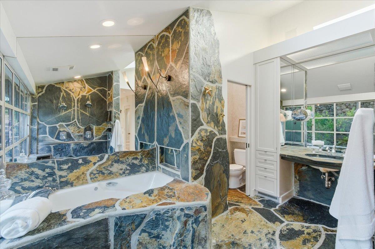 Detail Gallery Image 25 of 50 For 920 Oxford Dr, Los Altos,  CA 94024 - 4 Beds | 3/1 Baths