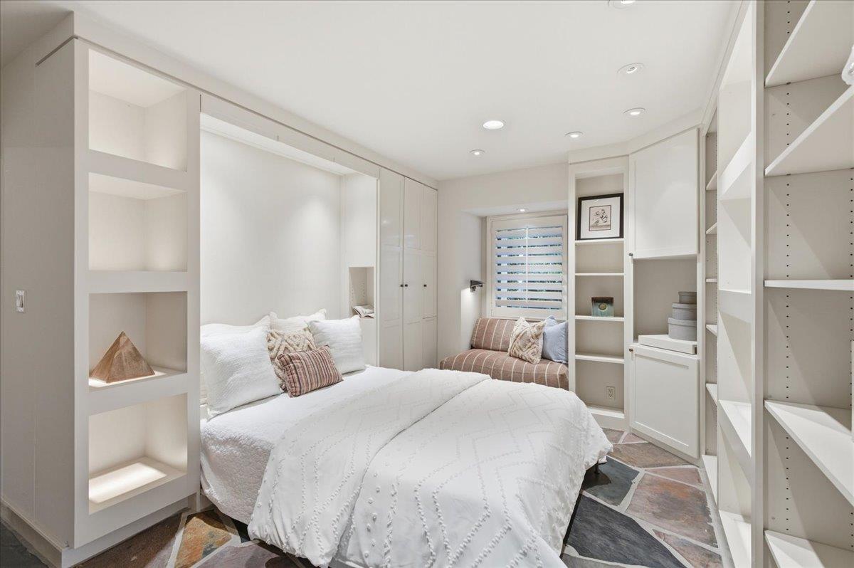 Detail Gallery Image 35 of 50 For 920 Oxford Dr, Los Altos,  CA 94024 - 4 Beds | 3/1 Baths