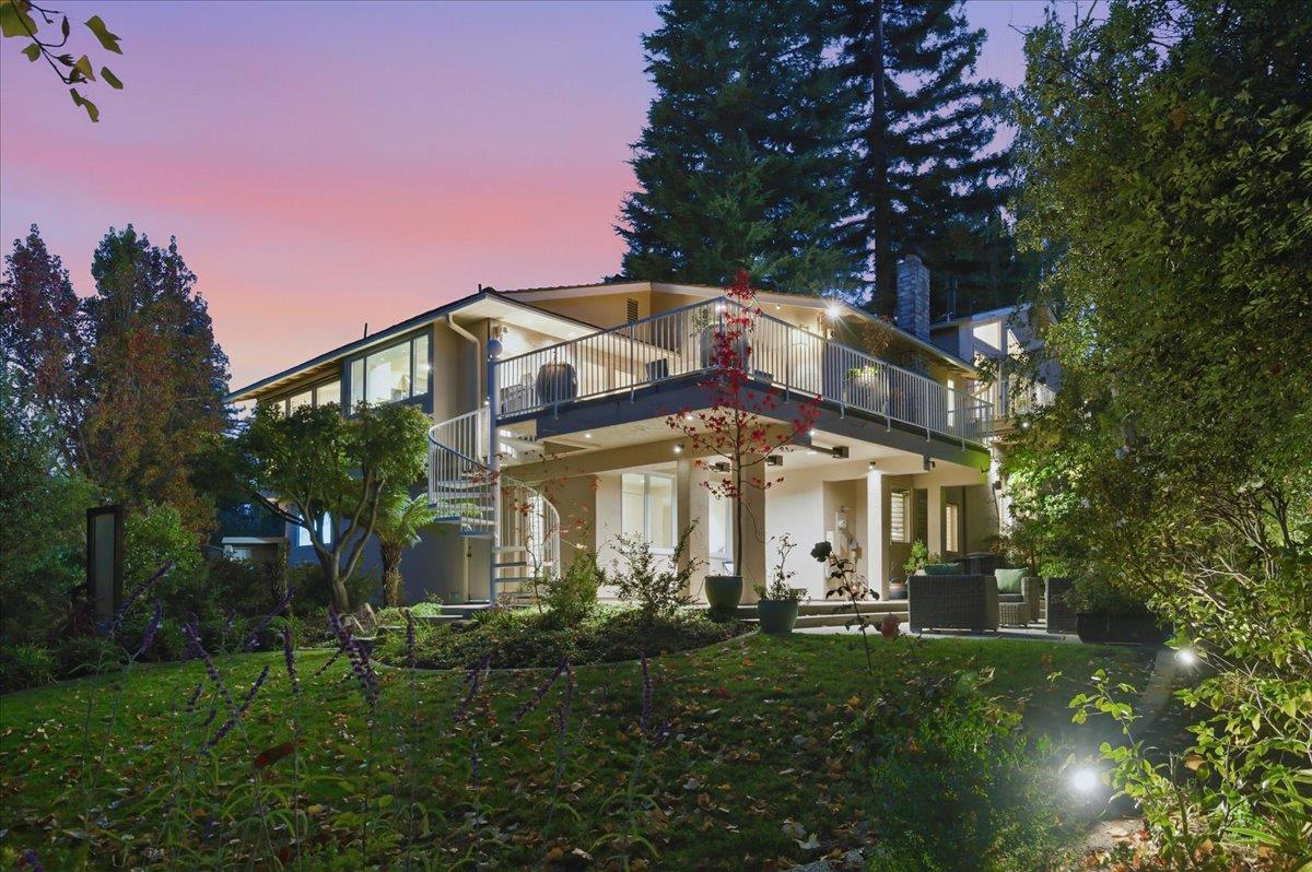 Detail Gallery Image 49 of 50 For 920 Oxford Dr, Los Altos,  CA 94024 - 4 Beds | 3/1 Baths