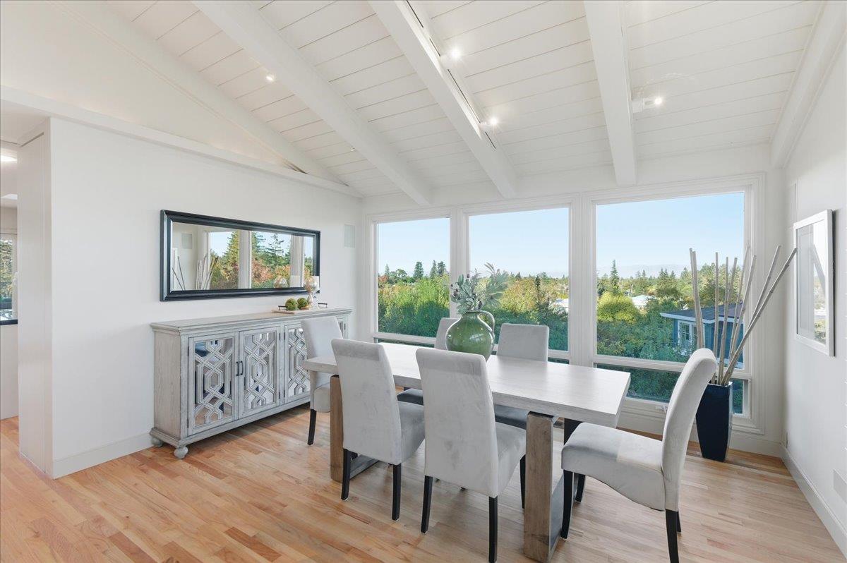 Detail Gallery Image 9 of 50 For 920 Oxford Dr, Los Altos,  CA 94024 - 4 Beds | 3/1 Baths