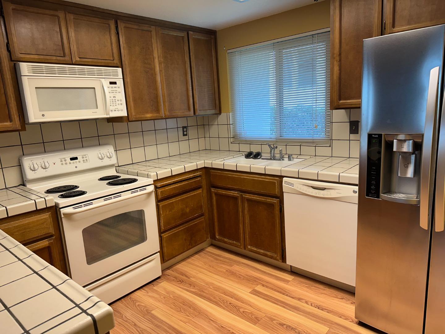 Detail Gallery Image 10 of 23 For 621 via Primavera Ct, San Jose,  CA 95111 - 2 Beds | 2 Baths