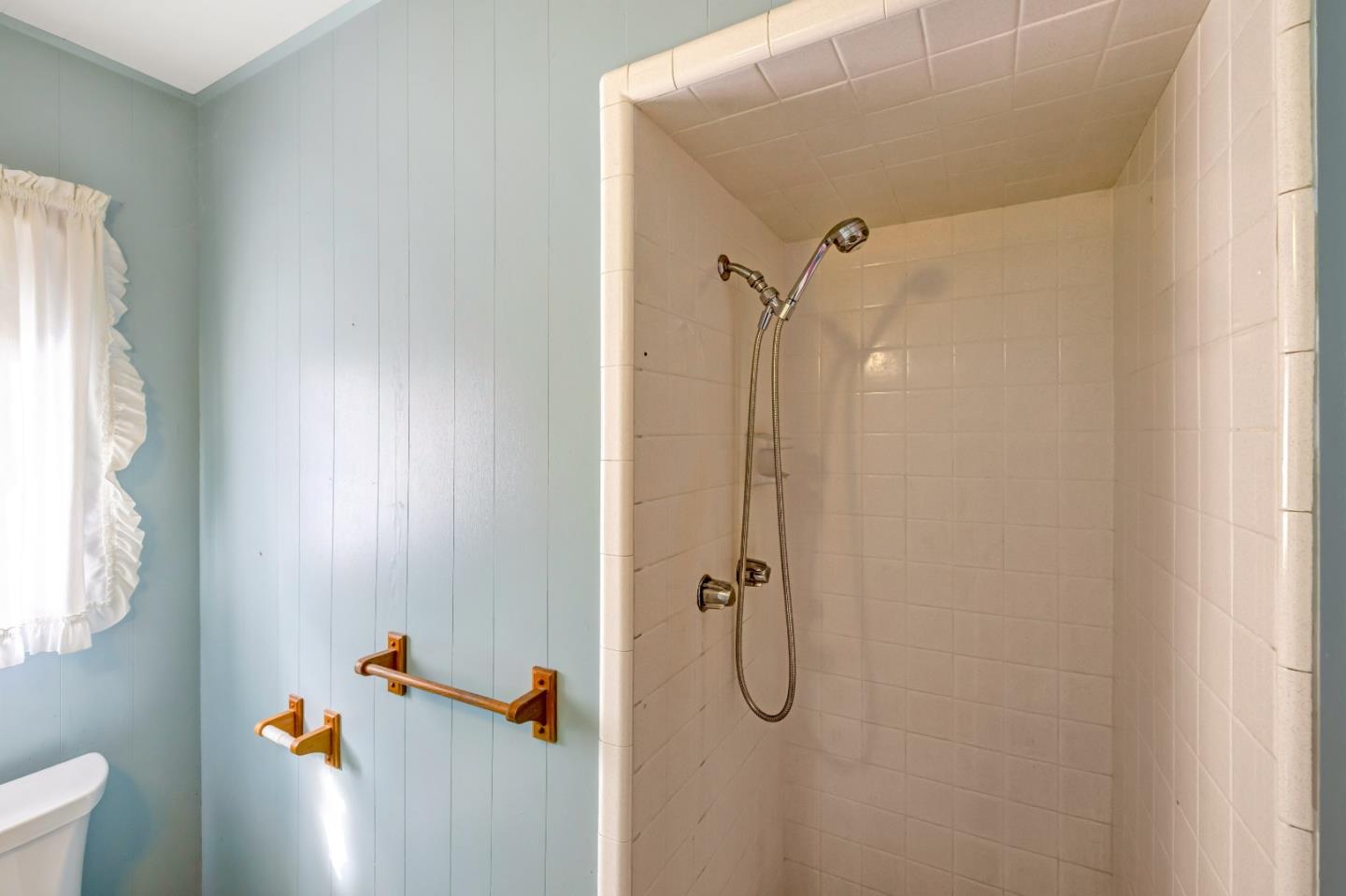 Detail Gallery Image 18 of 39 For 964 Forest Ave, Pacific Grove,  CA 93950 - 3 Beds | 2 Baths