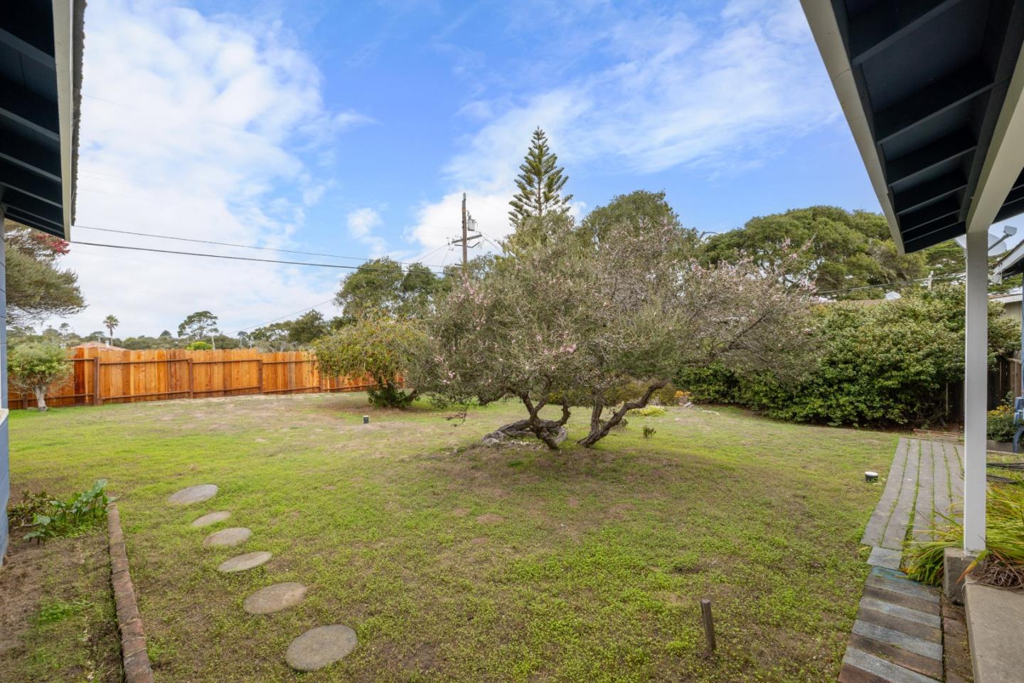 Detail Gallery Image 28 of 39 For 964 Forest Ave, Pacific Grove,  CA 93950 - 3 Beds | 2 Baths