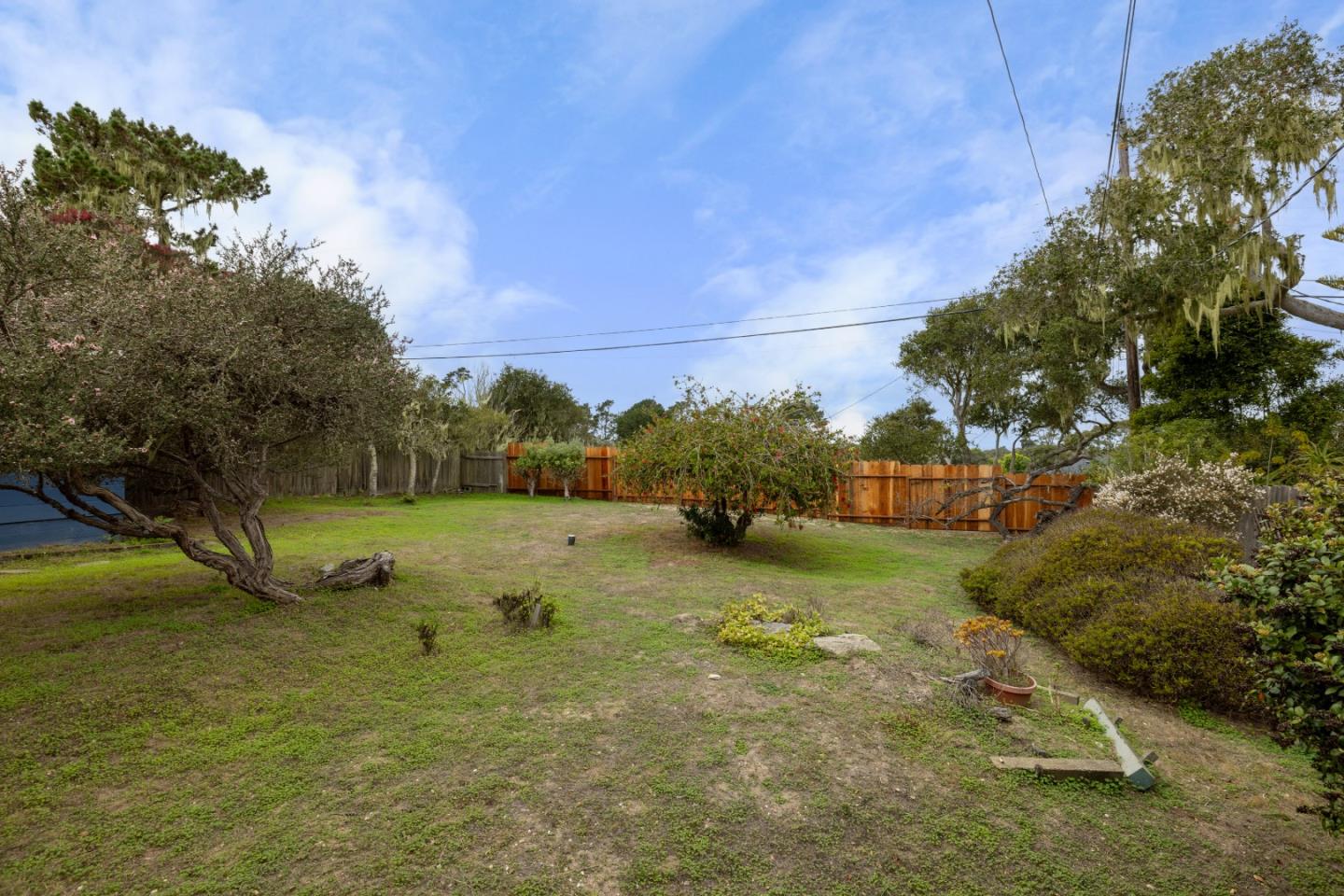 Detail Gallery Image 29 of 39 For 964 Forest Ave, Pacific Grove,  CA 93950 - 3 Beds | 2 Baths