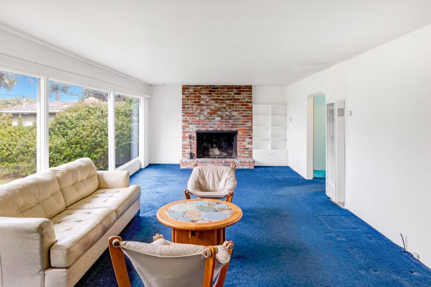 Detail Gallery Image 5 of 39 For 964 Forest Ave, Pacific Grove,  CA 93950 - 3 Beds | 2 Baths