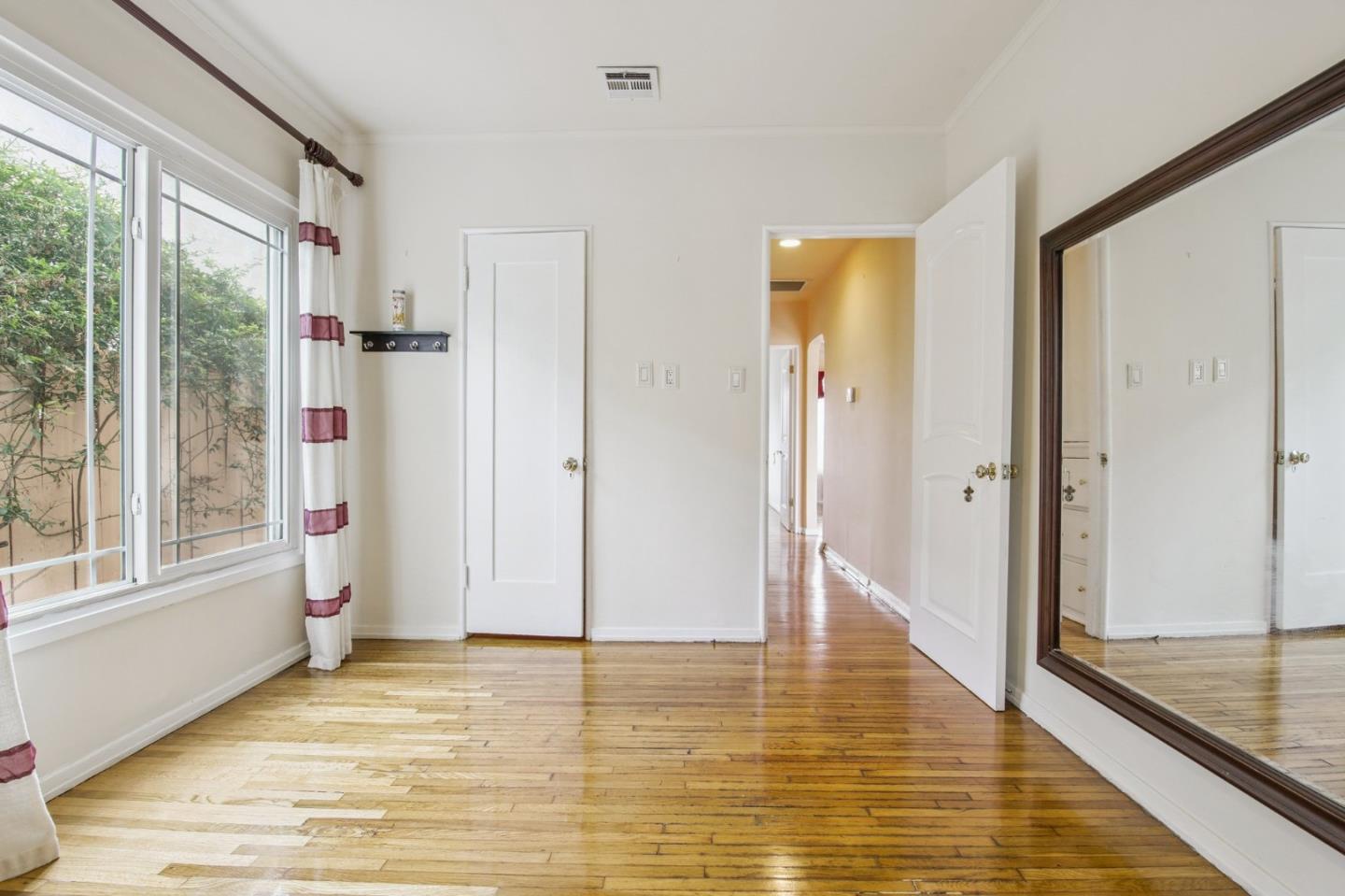 Detail Gallery Image 12 of 14 For 517 E Chestnut St, Glendale,  CA 91205 - 2 Beds | 1 Baths