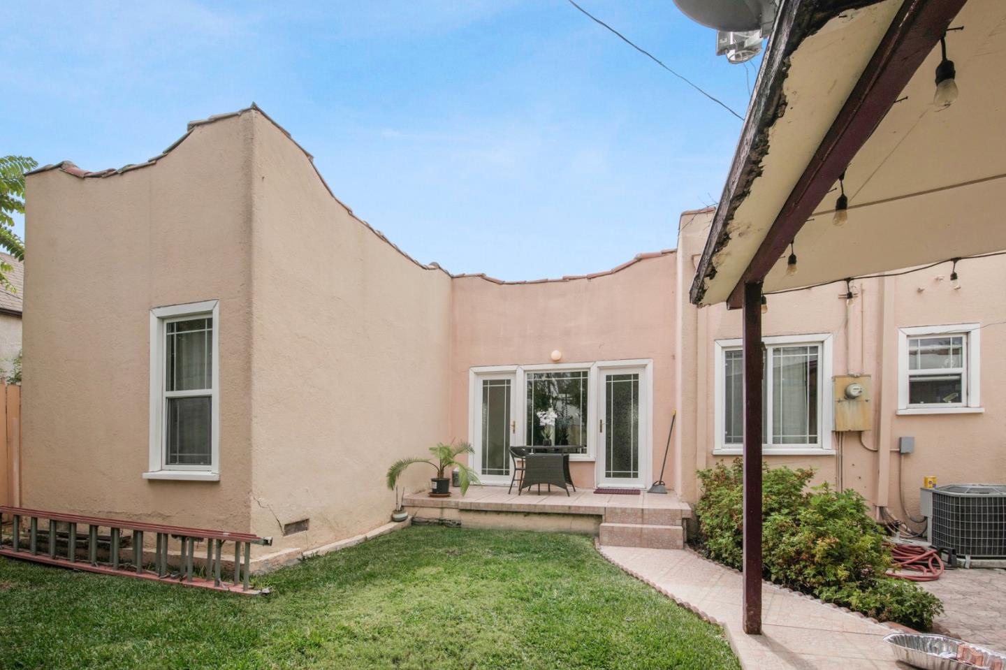 Detail Gallery Image 13 of 14 For 517 E Chestnut St, Glendale,  CA 91205 - 2 Beds | 1 Baths