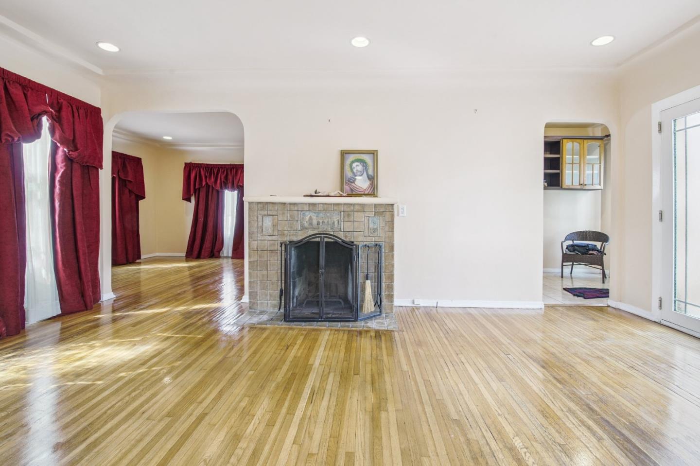 Detail Gallery Image 3 of 14 For 517 E Chestnut St, Glendale,  CA 91205 - 2 Beds | 1 Baths