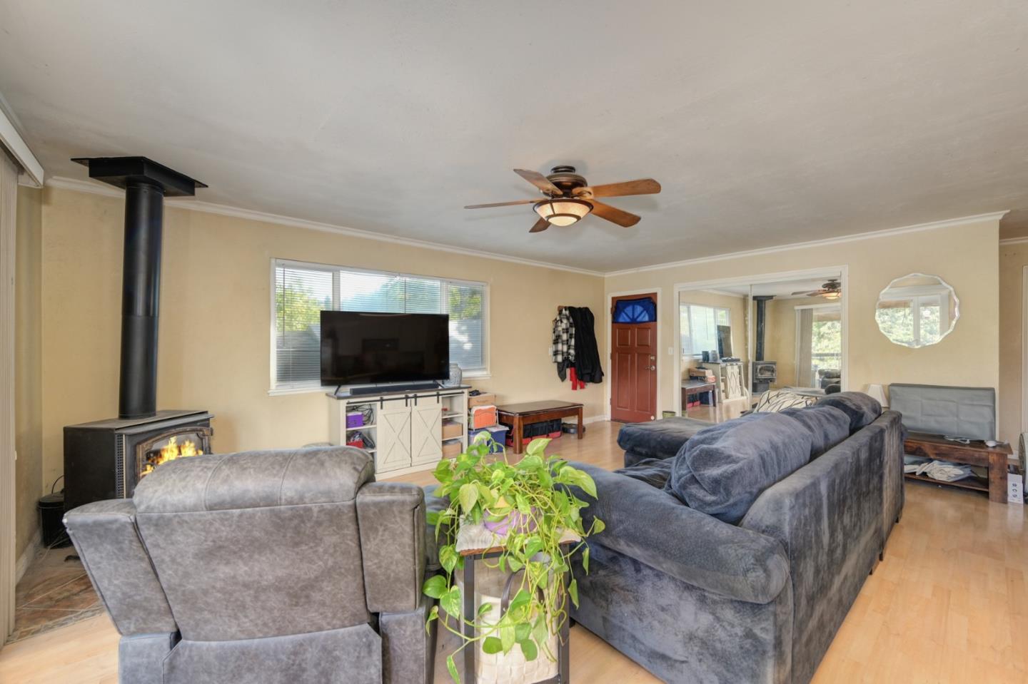 Detail Gallery Image 11 of 47 For 8394 Peek Cir, Mokelumne Hill,  CA 95245 - 4 Beds | 2 Baths