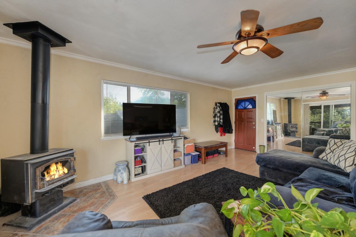 Detail Gallery Image 12 of 47 For 8394 Peek Cir, Mokelumne Hill,  CA 95245 - 4 Beds | 2 Baths