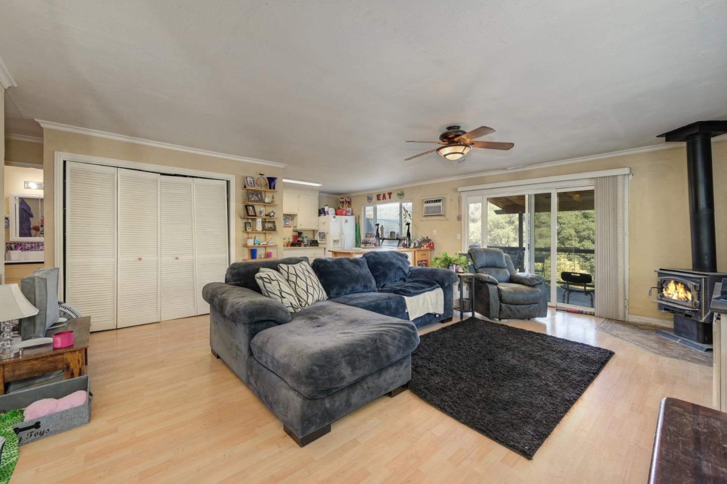 Detail Gallery Image 8 of 47 For 8394 Peek Cir, Mokelumne Hill,  CA 95245 - 4 Beds | 2 Baths