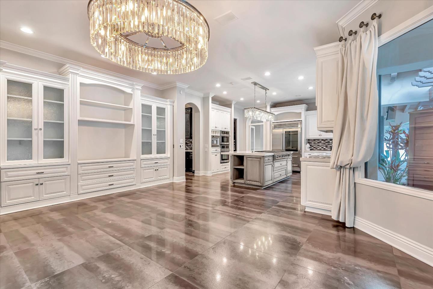 Detail Gallery Image 11 of 38 For 25644 Queenscliff Ct, Calabasas,  CA 91302 - 7 Beds | 6/1 Baths